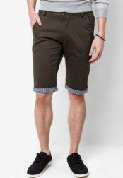 Short Chino With Contrast Turn Up